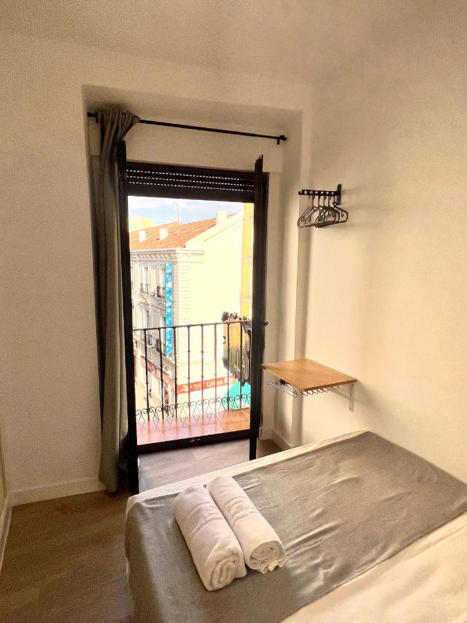 فندق Casa De Huespedes Mi Lla مدريد المظهر الخارجي الصورة